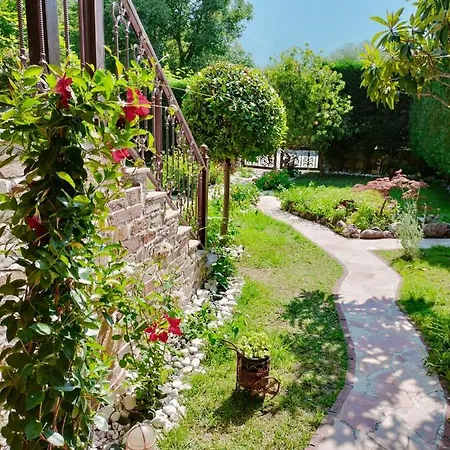 아파트호텔 Anassa Deluxe & 3*