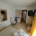 Anassa Deluxe & Ξενοδοχείο με διαμερίσματα