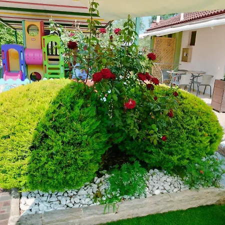 Anassa Deluxe & מלון דירות