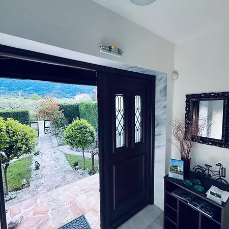 Anassa Deluxe & Lägenhetshotell *