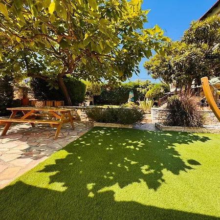 מלון דירות Anassa Deluxe & 3*