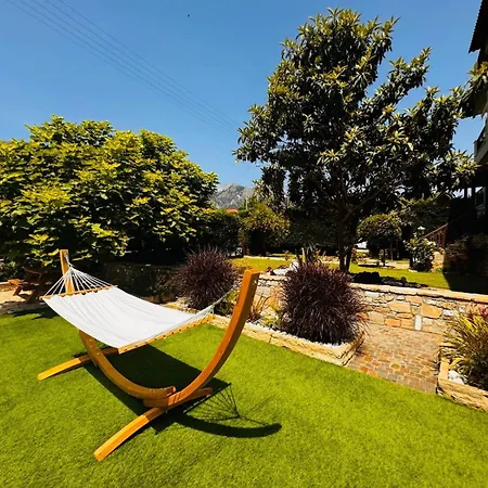 Anassa Deluxe & מלון דירות 3*