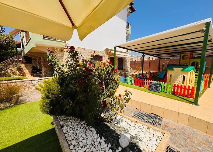 Anassa Deluxe & Hotel apartamentowy 3*